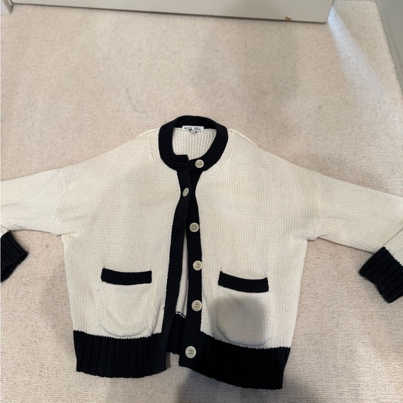 Alex Mill SMALL
Cream and Black Women's Cardigan Sweater - Picture 2 of 5